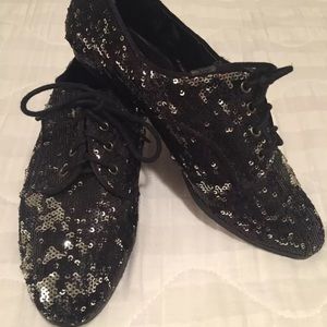 Forever 21 Black and Silver Sequin Oxfords Size 7